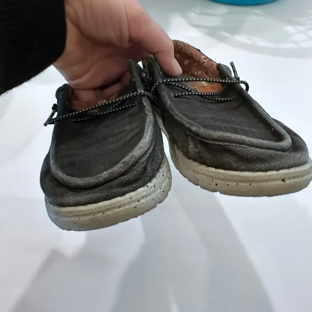 HEYDUDE YOUTH WALLY WASHED CANVAS SHOES Black size 3
